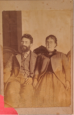 retrato antigo de homem e mulher