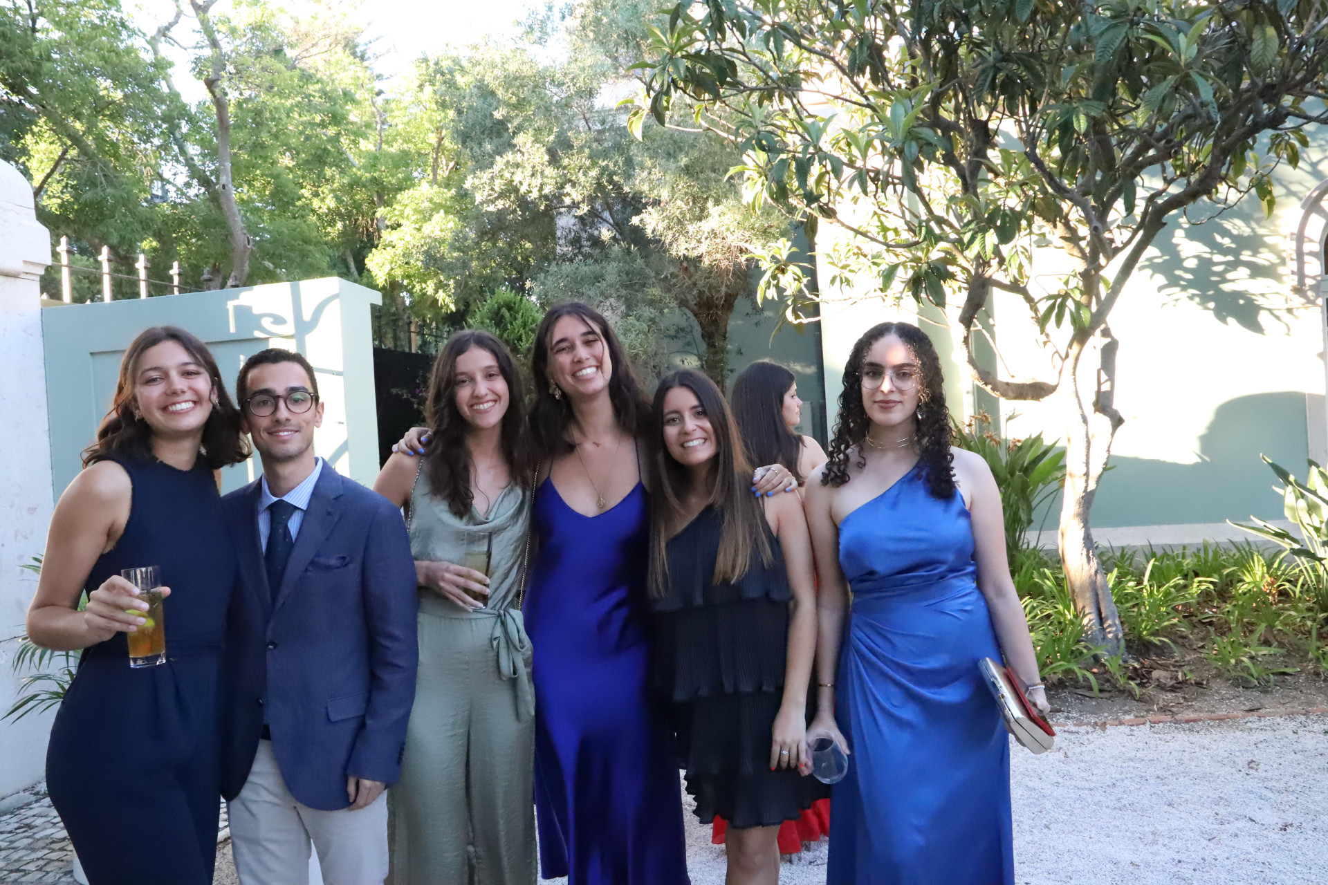 pessoas a sorrir