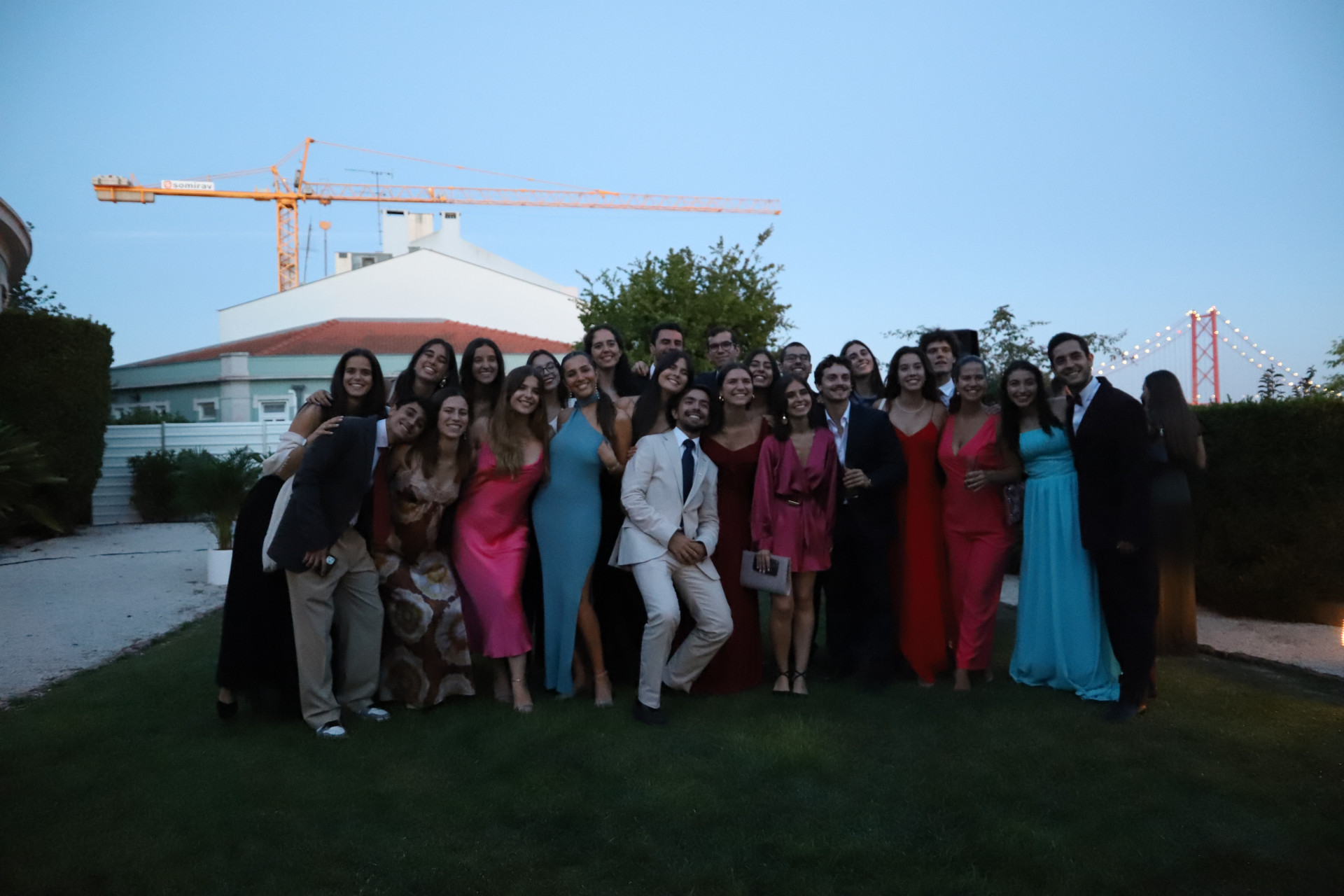 jovens a sorrir